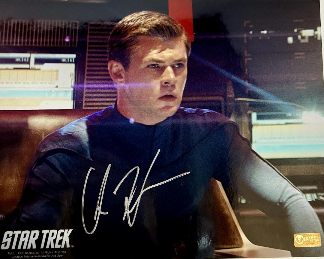 Chris Hemsworth Signed 8x10 Photo (Star Trek) - Celebrity Authentics #01